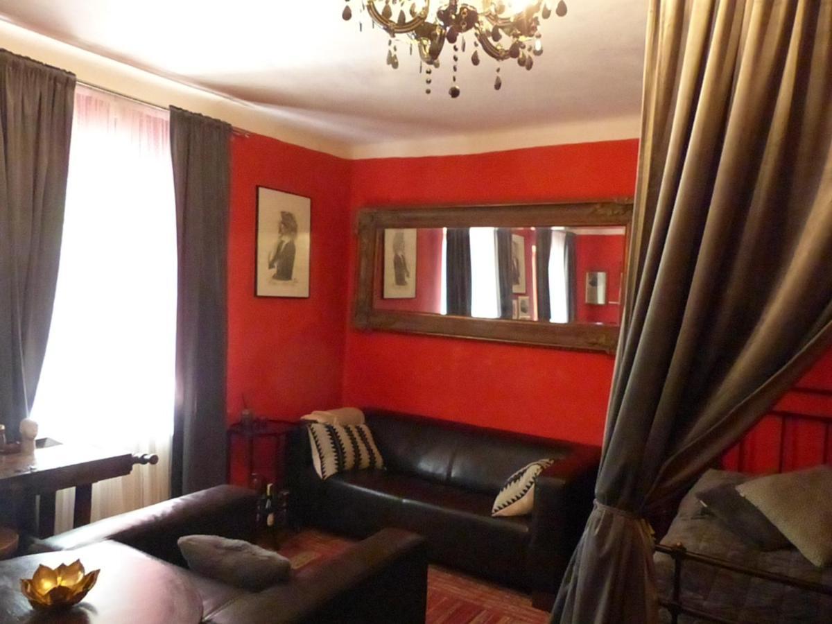 Decadent Art Club Apartment Cesky Krumlov Luaran gambar